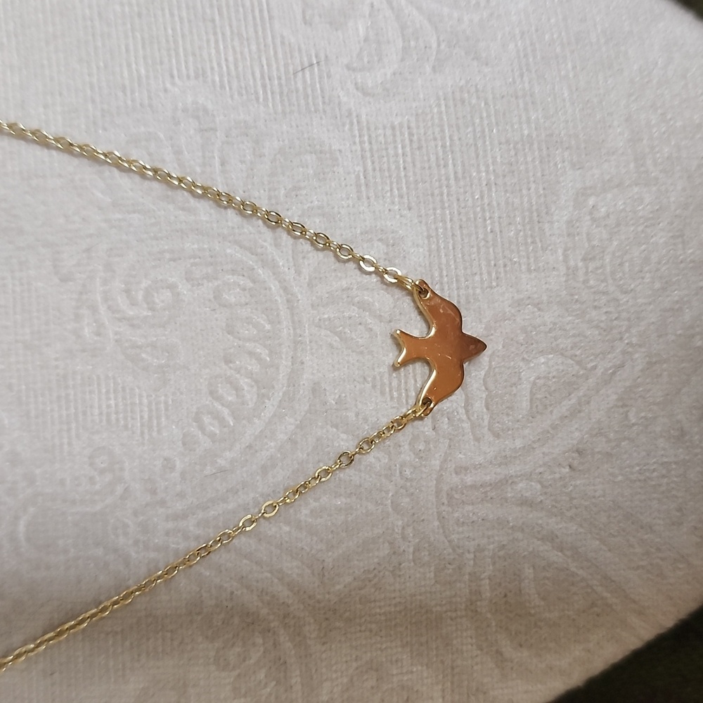 Gold Tone Dove Necklace NWOT